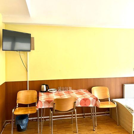 Hostel Nuove Frontiere Nysa Extérieur photo