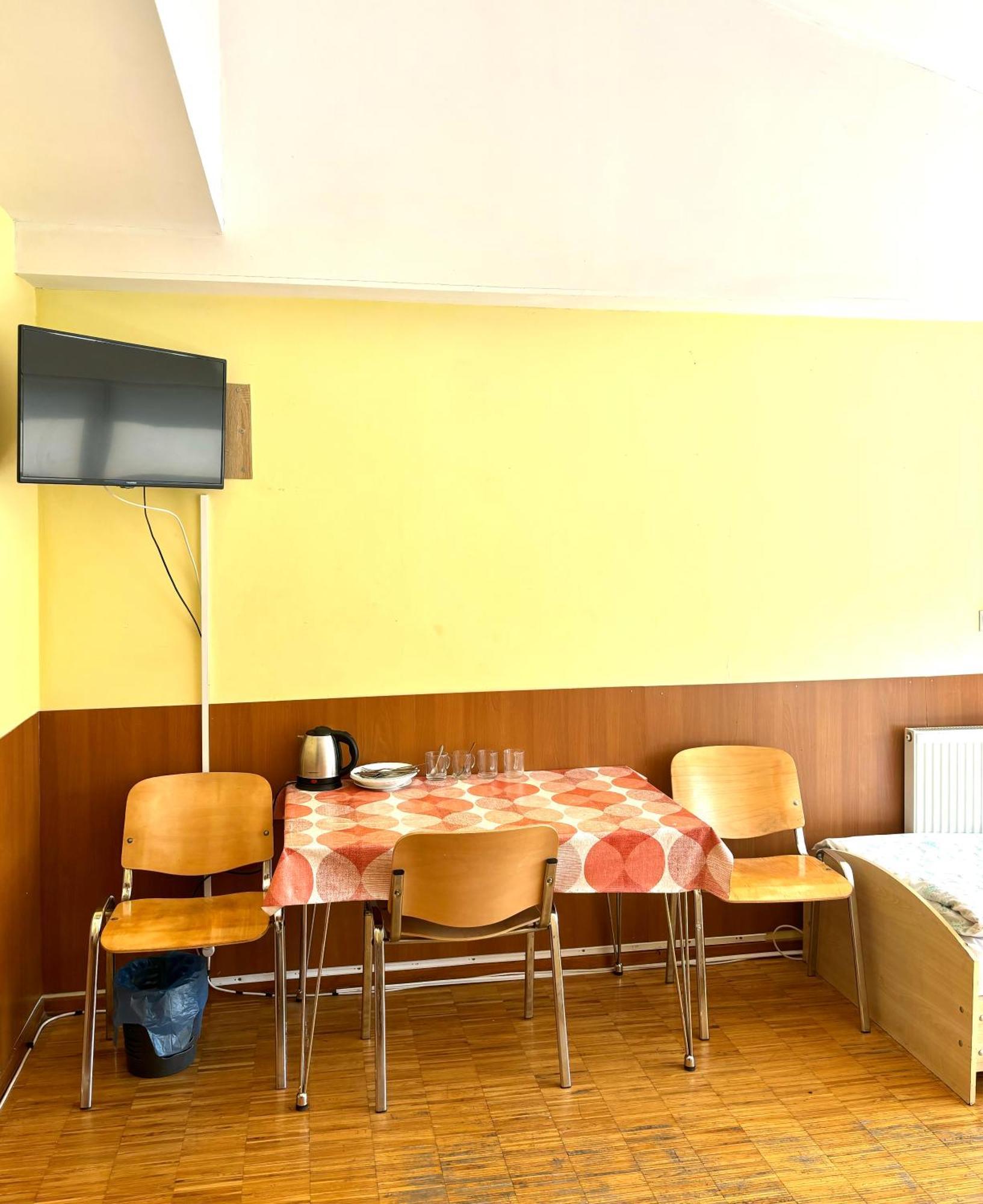 Hostel Nuove Frontiere Nysa Extérieur photo